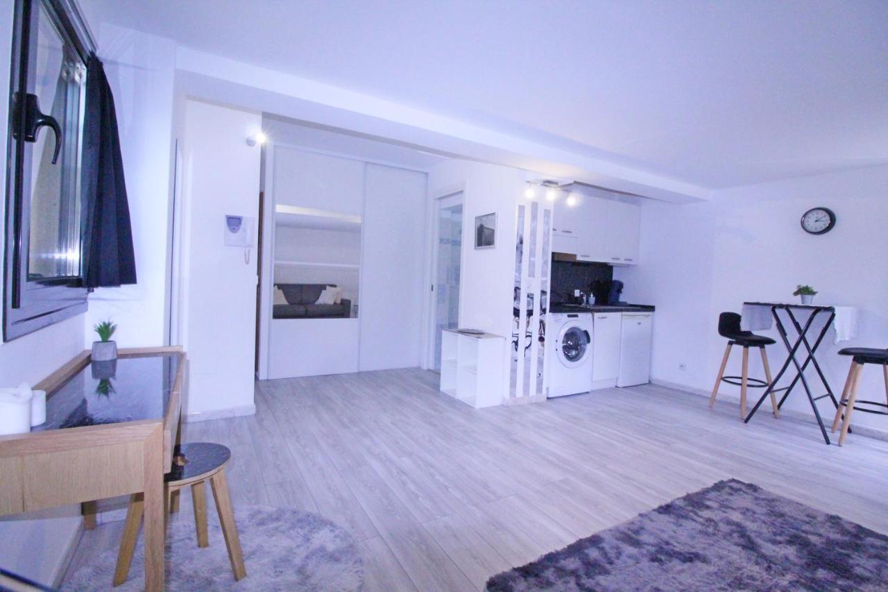 Large Studio Close To Monaco, Bnb Ric' Keys Бюсолей Екстериор снимка