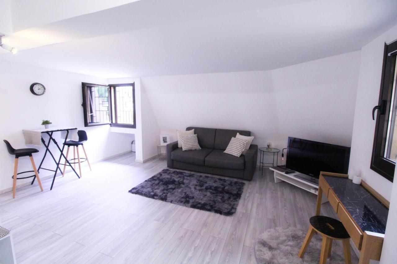 Large Studio Close To Monaco, Bnb Ric' Keys Бюсолей Екстериор снимка
