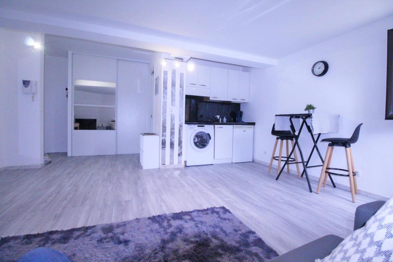 Large Studio Close To Monaco, Bnb Ric' Keys Бюсолей Екстериор снимка